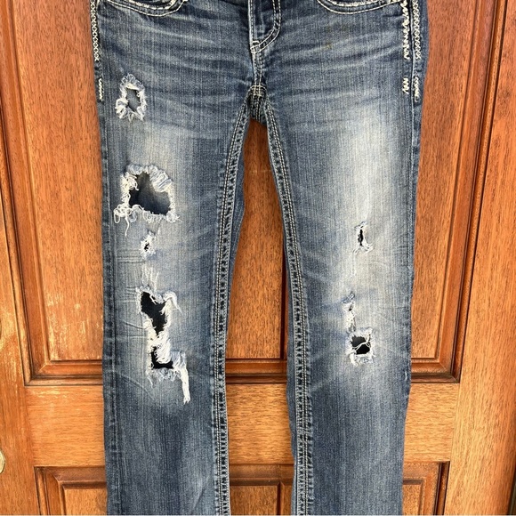 Daytrip Distressed Bootcut Jeans - Picture 3 of 13